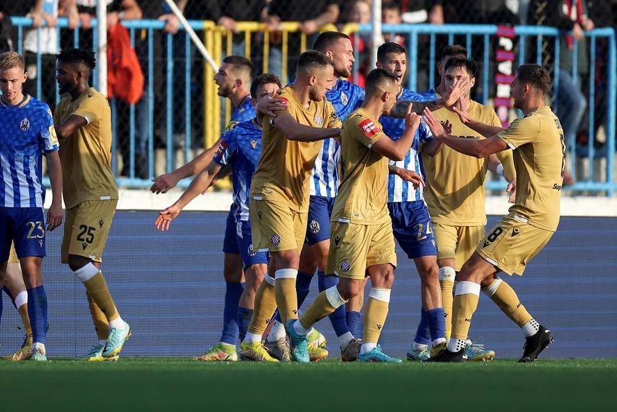 Zagreb: Tučnjava na igrača na utakmici Lokomotiva - Hajduk, Mikanović je gurnuo Stojkovića 