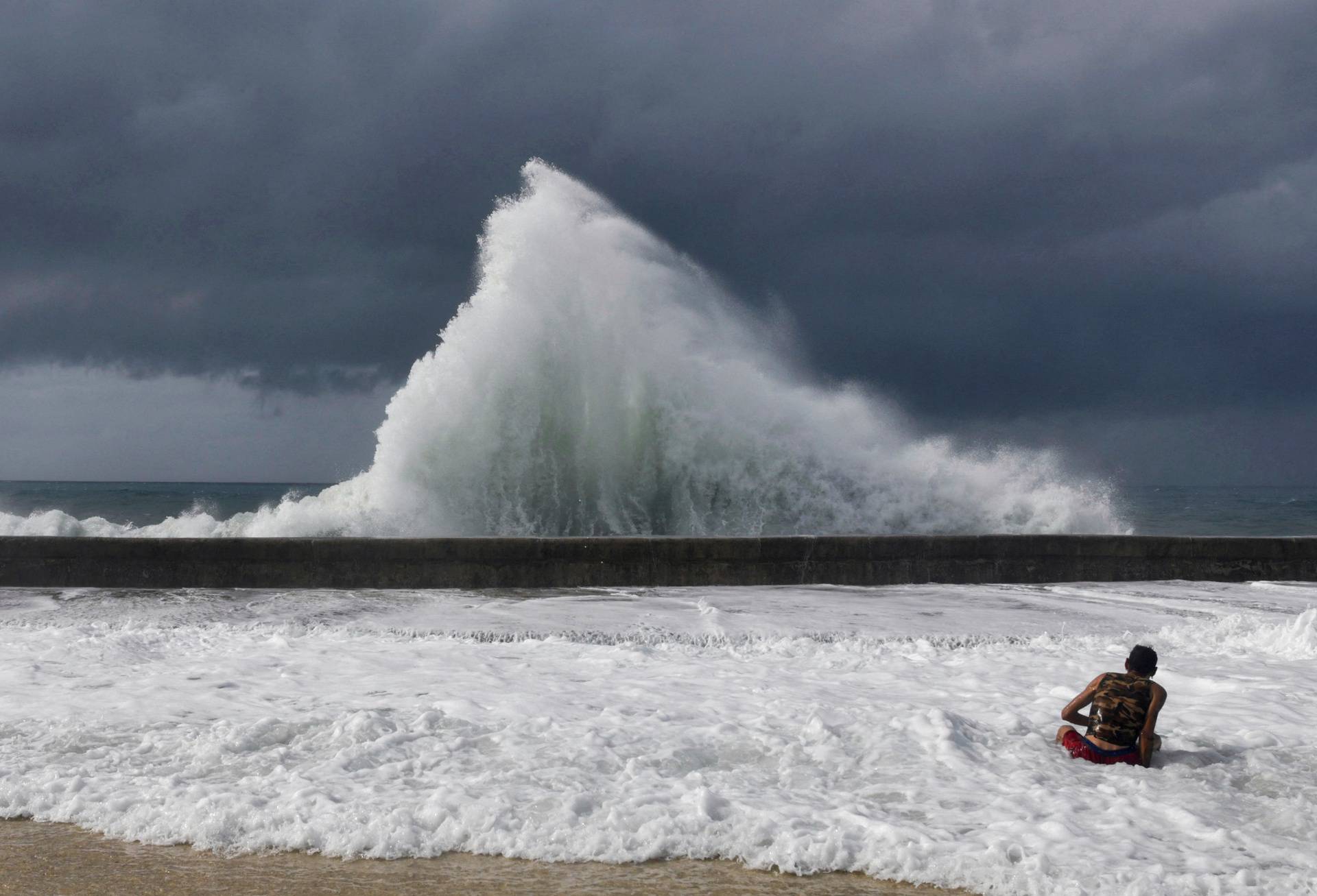 Cubans face flooding as Hurricane Milton barrels north