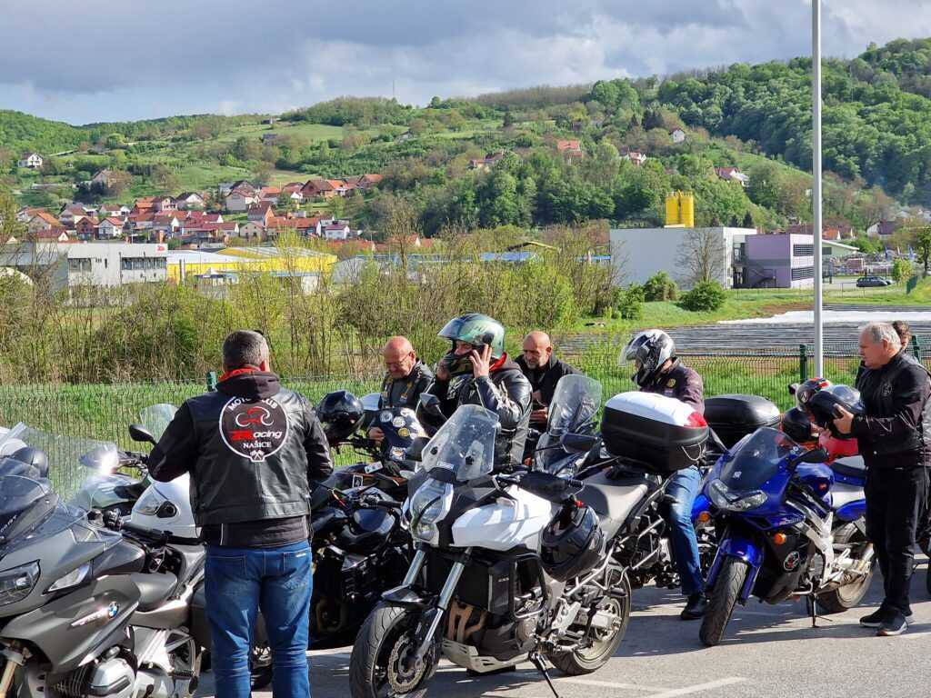 FOTO Tuga kraj Požege: Brojni motoristi i članovi obitelji se oprostili od Krešimira i Anite