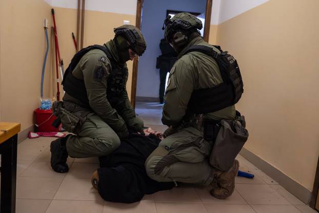 FOTO Counter-strike na hrvatski način! Pogledajte vježbu vojne policije i specijalaca iz MUP-a