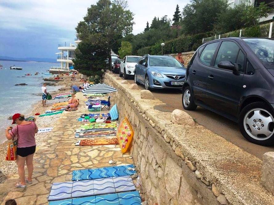 Užas u Selcu:  Baka s bebom pala sa šetnice, oboje u bolnici