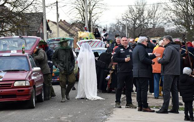 Donja Bebrina: Urnebesni pokladni utorak u Donjoj Bebrini