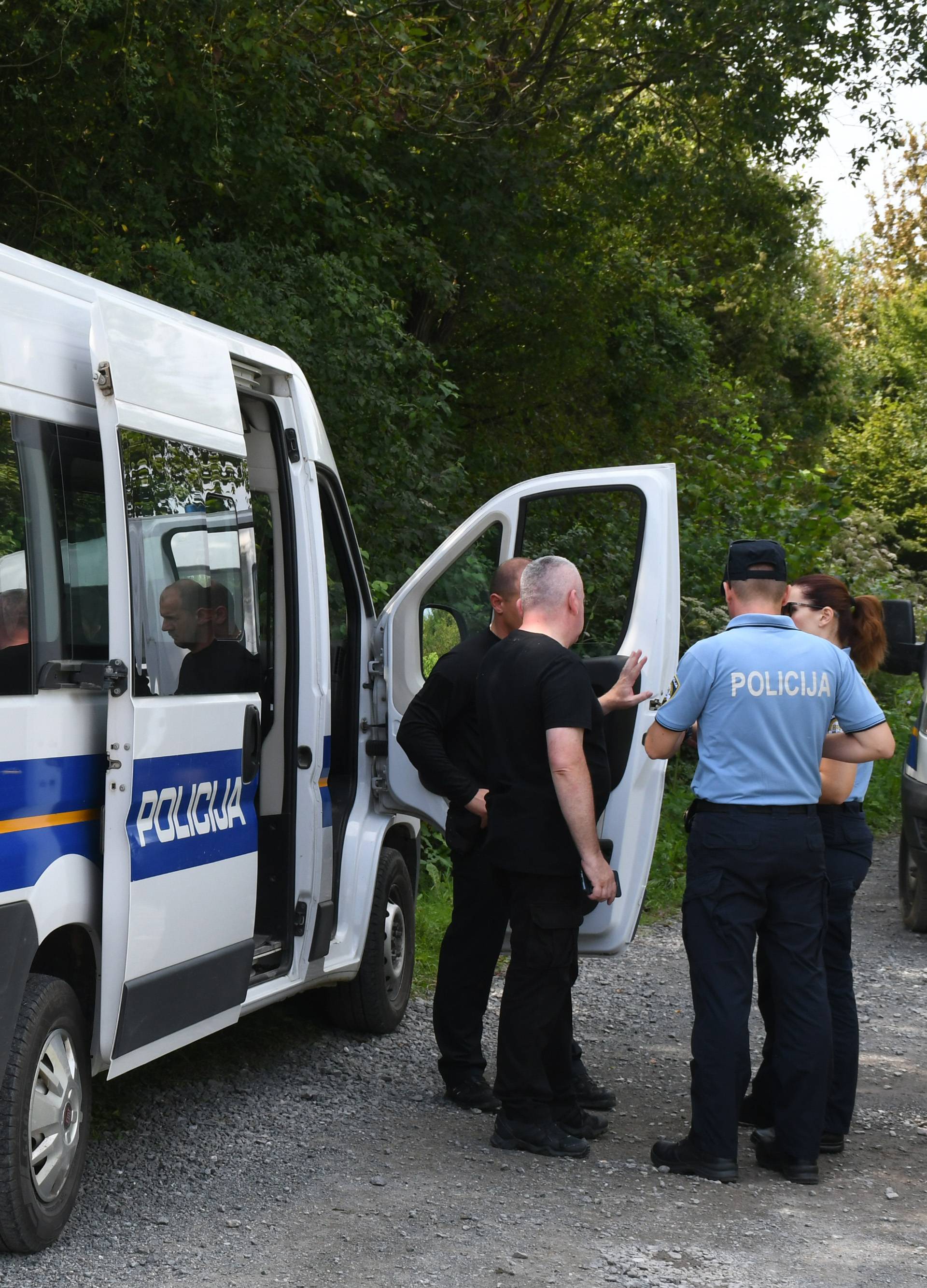 Kombi s 11 migranata sletio u Kupu kod Gline, umrla je žena