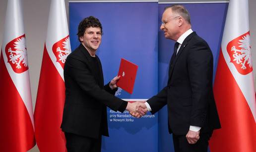 Glumac Jesse Eisenberg dobio po&ccaron;asno dr&zcaron;avljanstvo Poljske: '&Zcaron;elim se povezati s korijenima'