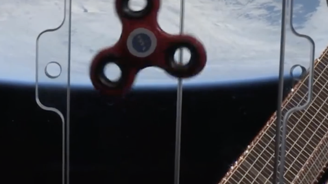 Genijalno: Astronauti isprobali vrtjeti fidget spinner u svemiru