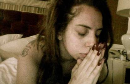Izrazila sućut: Lady GaGa moli za stradale u požaru u Brazilu