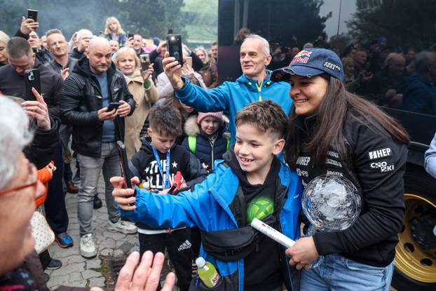 Zagreb: Doček najbolje svjetske slalomašice Zrinke Ljutić u njezinom kvartu Sloboštini