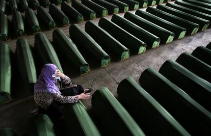 Svjedočanstvo iz Srebrenice: 'U zoru su mislili da smo svi mrtvi. Pao sam i pokušao se sakriti...'