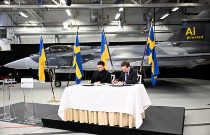 Švedska namjerava Ukrajini prodati do 150 borbenih aviona