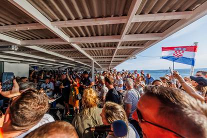 Split: Koncertom na trajektu "Korčula" počeli dani sjećanja na Olivera Dragojevića