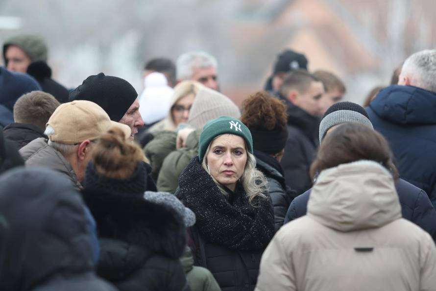 Nuštar: Posljednji ispraćaj  Mladena Bartolovića