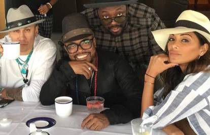 Lijepa Nicole i dečki iz Black Eyed Peasa uživaju na Jadranu