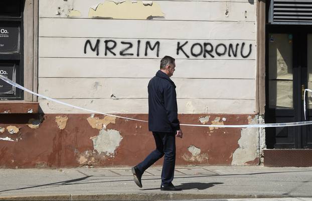 Zagreb: Grafit "Mrzim koronu" u centru grada