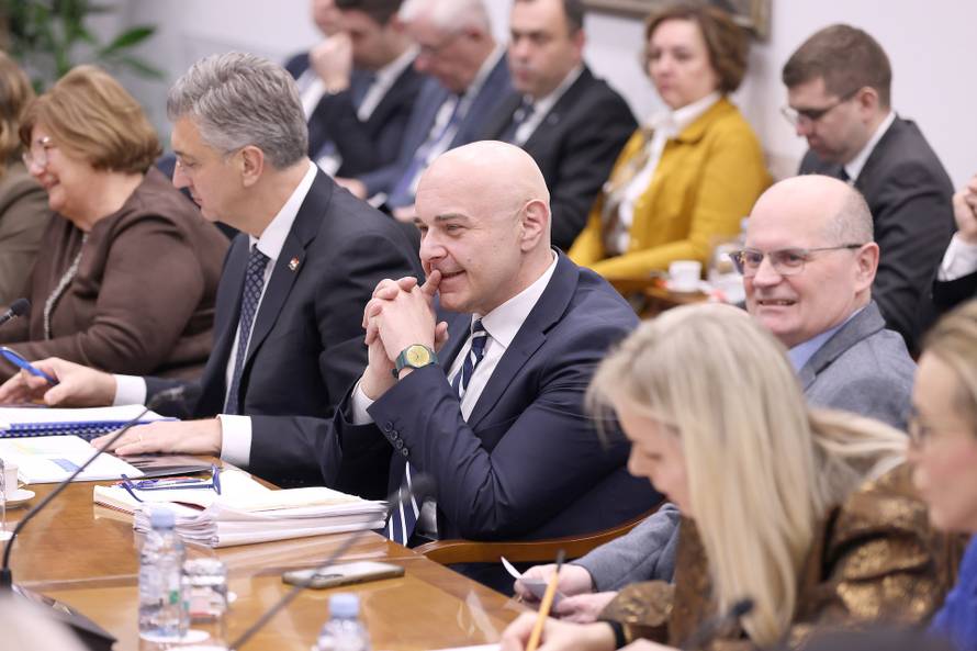 Zagreb: Plenkovic odborima predstavio Alena Ružića, kandidata za novog ministra rada, mirovinskog sustava, obitelji i socijalne politike