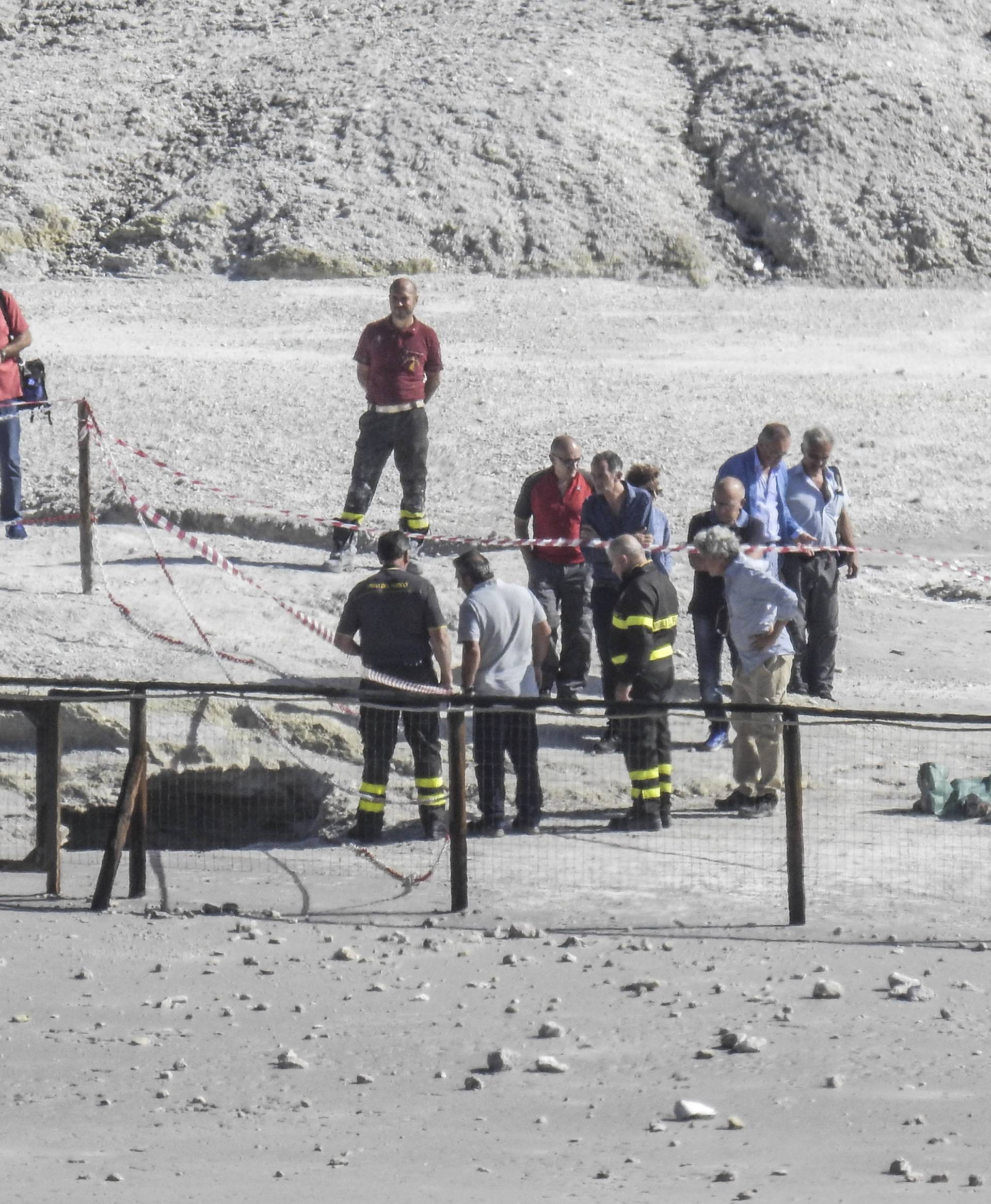Three Venice tourists died swallowed by a crater that suddenly opened under their feet in the Solfatara of Pozzuoli.