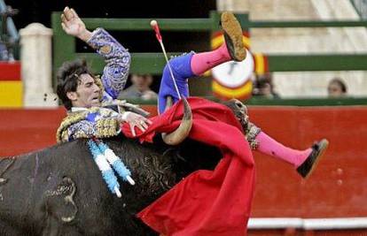 Bik teško ozlijedio toreadora u Valenciji