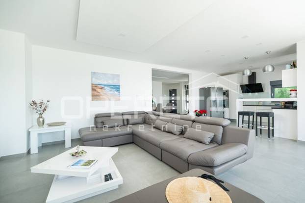 Koliko vrijedi luksuz? Cijena ove vile u Makarskoj sve govori