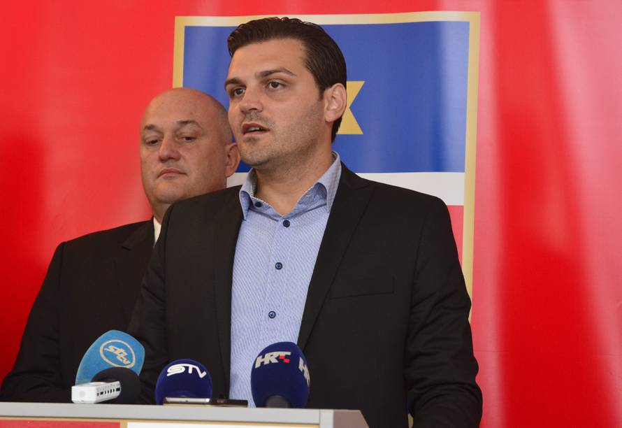 'Romić nastavlja Jakovinine reforme, želi opljačkati selo'