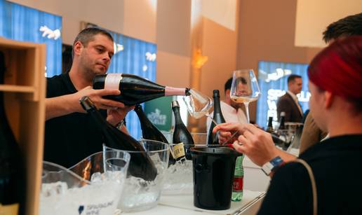 Pjenu&scaron;ac, kamenice, cabaret: Uskoro kre&cacute;e 'Sparkling Wine Fest', a prijevoz je besplatan