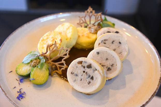 Grubišno Polje: Otvoren dvodnevni 19. Gospodarski sajam sira, meda i vrganja