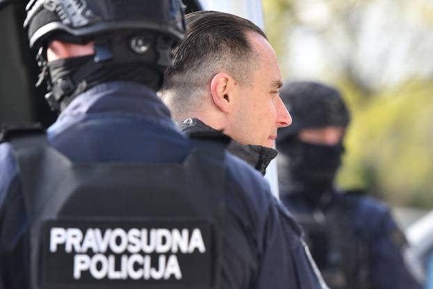 Na Županijskom sudu u Varaždinu nastvaljeno je  suđenje Srđanu Mlađanu, doveden je pod jakim osiguranjem na sud