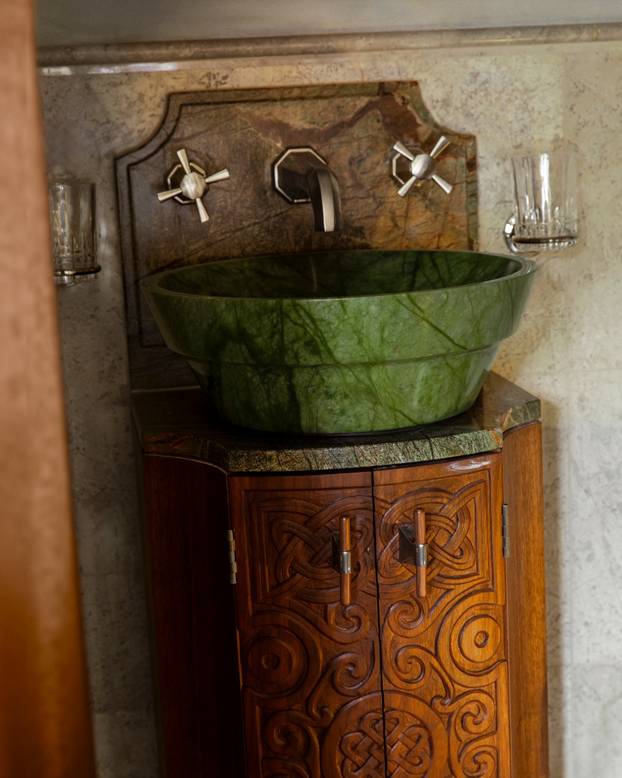 FOTO Kakav luksuz! Vlak u Škotskoj nudi Dior spa tretman u vožnji, biste li ga isprobali?