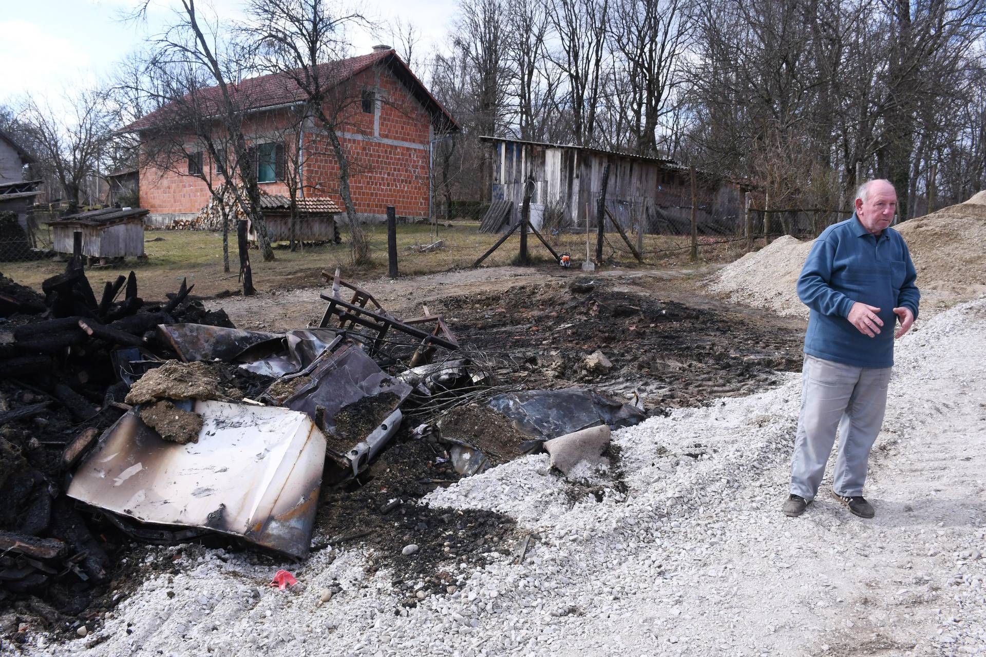 Desni Degoj: Zvonku Zagorcu u potpunosti je izgorjela drvena kuća