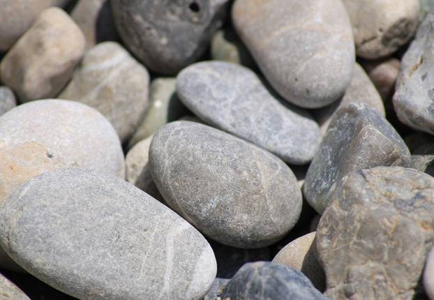Kamenje na plaži