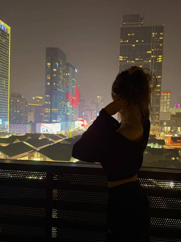 FOTO Ova olimpijka može sve. Na skijama osvaja medalje, a u tangicama podsjeća da je model