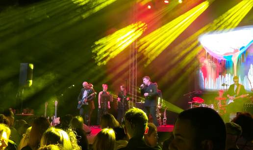 Split slavio Dan &zcaron;ena uz Hari Mata Harija: Gripe uglas pjevale njegove najve&cacute;e hitove