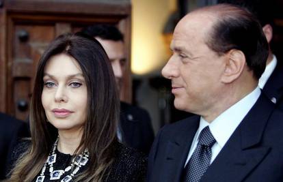 Za razvod od Berlusconija traži čak 43 milijuna eura