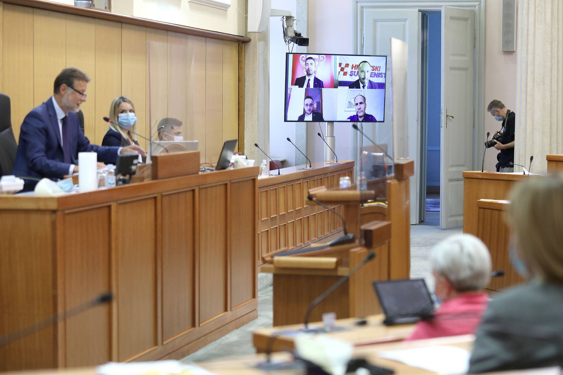 Zagreb: 4 zastupnika glasalo preko video linka o amandmanima na zakon o obnovi