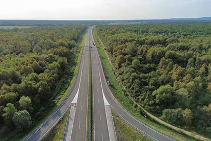 Nakon 18 godina čekanja, danas se otvara autocesta do Siska. Pogledajte fotografije iz zraka