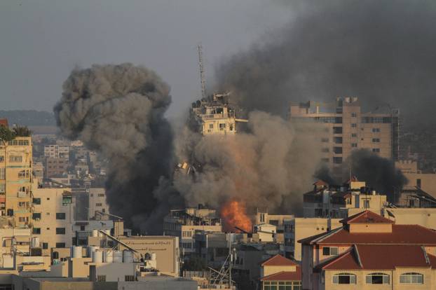 MIDEAST-GAZA CITY-ISRAEL-AIR STRIKES