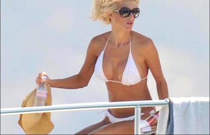 Victoria Silvstedt brčka se u bikiniju u Saint Tropezu