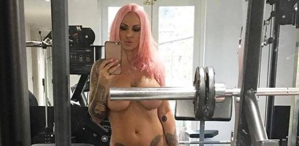 Jodie Marsh slavi rođendan: Gola skida 'blagdanske' kalorije