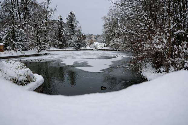 Zagreb: Snježno prijepodne u zoološkom vrtu
