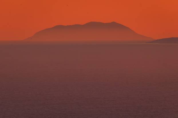 Vela Luka: Zalazak sunca