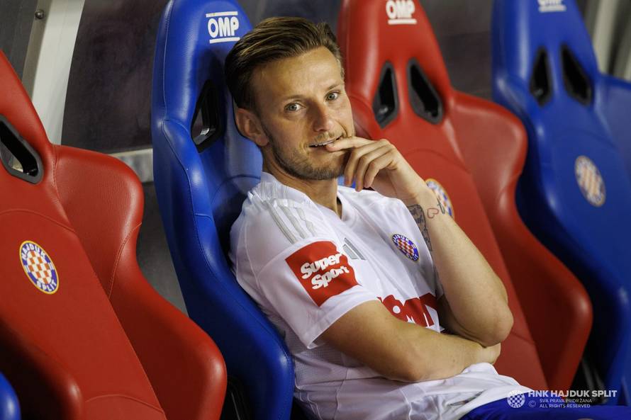Što je bilo Rakitiću? Veznjak Hajduka ostao sjediti sam na klupi i neutješno zaplakao...