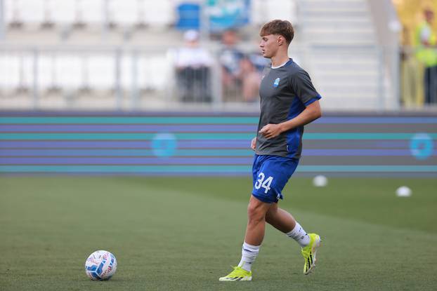 Osijek: Zagrijavanje prije početka utakmice  drugog pretkola Konferencijske Lige: NK Osijek - FCI Levadia Tallinn