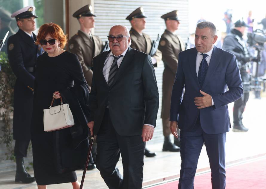 Zagreb: Dolazak uzvanika na inauguraciju predsjednika Zorana Milanovića