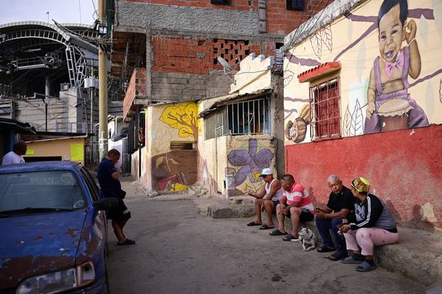 U.S. strikes Venezuelan capital