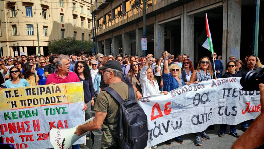 Grčki radnici ponovo štrajkaju: Željeznički promet zaustavljen, brodovi su ostali u lukama