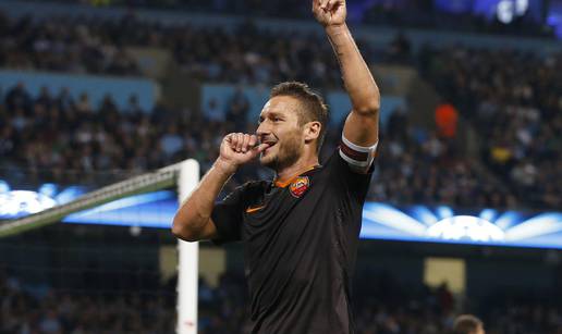 Francesco Totti će produžiti ugovor, Luca Toni u mirovinu