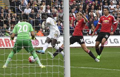 Swansea je 'okrenuo' i šokirao United; Borussia opet na vrhu