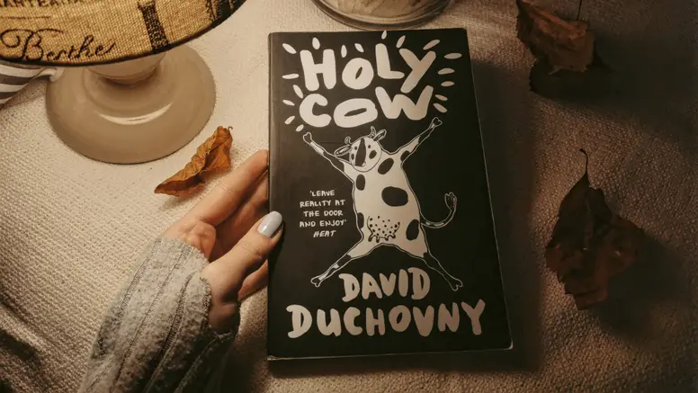 David Duchovny u romanu Holy Cow želi bolje povezati čovjeka i životinje te tjera na emocije