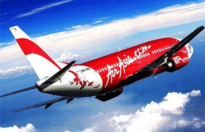 Rodila zdravog dječaka na letu pa ga nazvala Air Asia