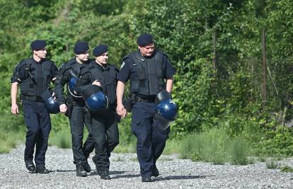 Drama u Zagrebu: Došli su ih deložirati 60 policajaca i bageri