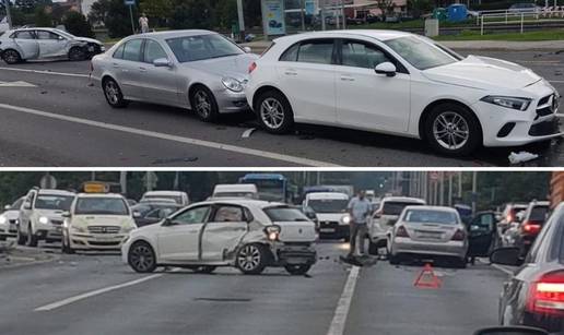 'Čulo se poput bombe! Staklo, tablice i dijelovi auta posvuda'