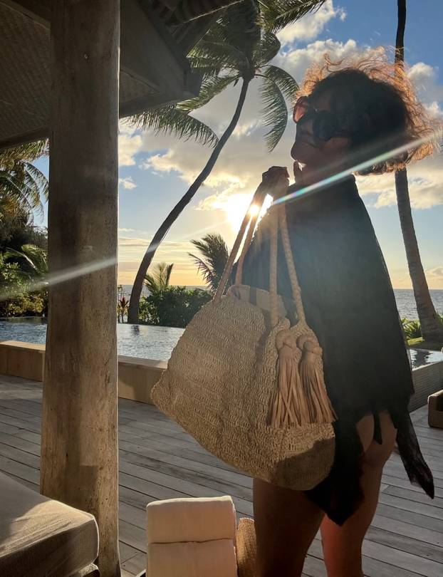 FOTO Odmara na Fidžiju: Halle Berry u mini bikiniju pokazala savršeno isklesanu guzu